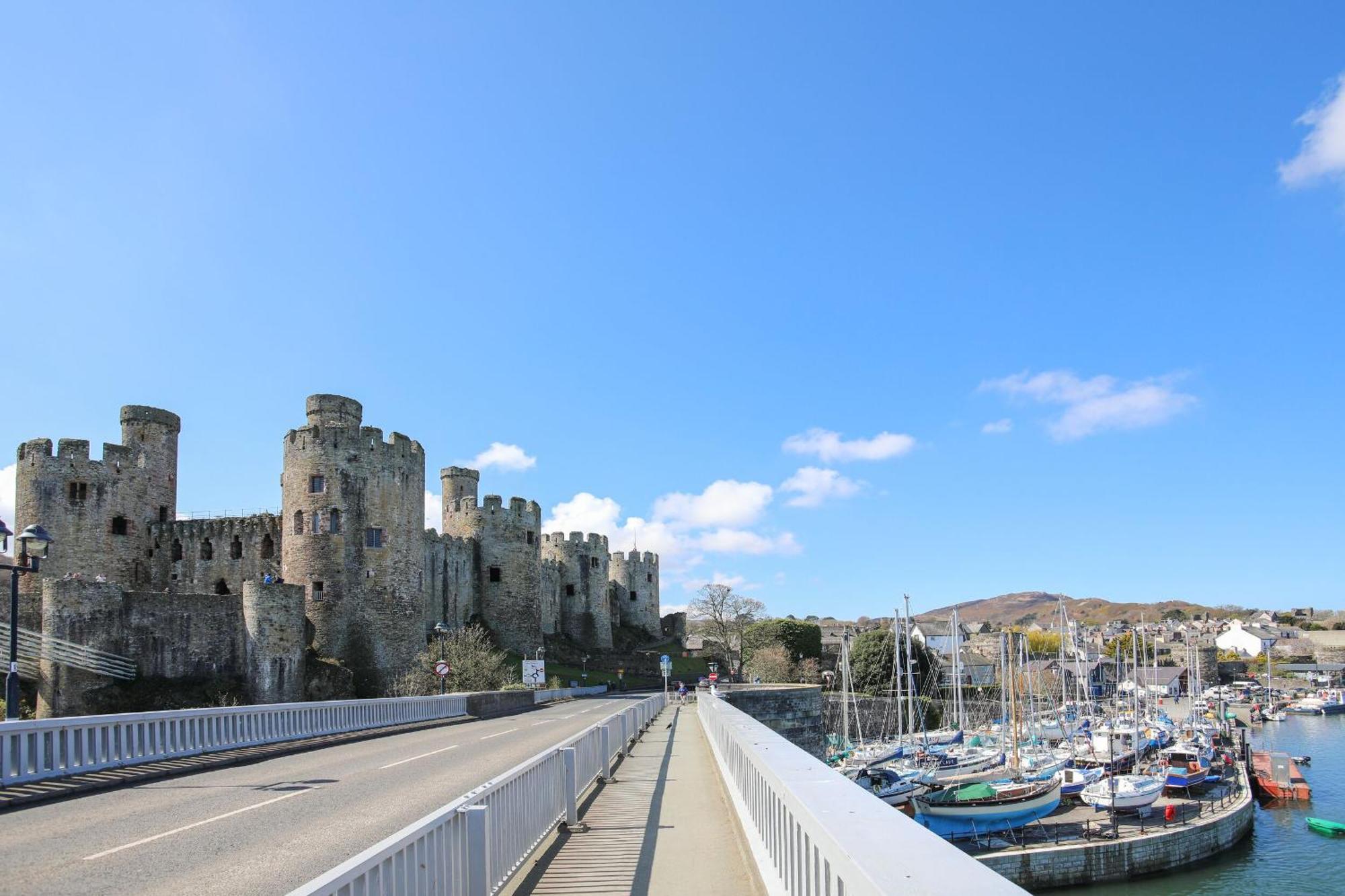 Вилла 3 Trem Afon Llansanffraid Glan Conwy Экстерьер фото